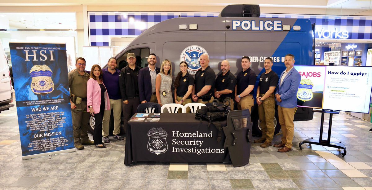 HSISanJuan's tweet photo. HSI San Juan dijo presente en la #FeriadeSeguridad de #PlazaLasAmericas junto a los componentes de ley y orden estatales y federales. Seguimos comprometidos con la seguridad pública de Puerto Rico y enfocados en nuestra misión de proteger a nuestros ciudadanos. https://t.co/F4nkRUhmlZ