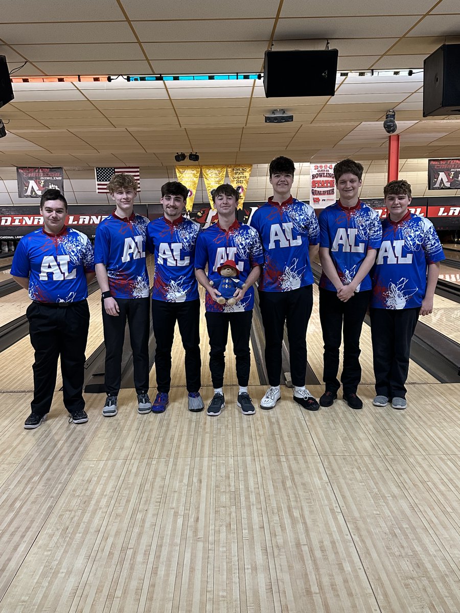 Your 2A District Bowling Champions!!
They will compete at the state team tourney next Monday in Waterloo!!
