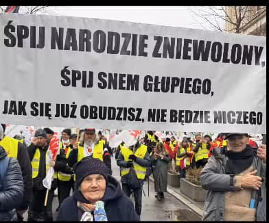 ErdzioKrzysztof's tweet photo. @PUsiadek Co mogę powiedzieć Polakom 🤔😔😥 https://t.co/3z5qZdT2sd
