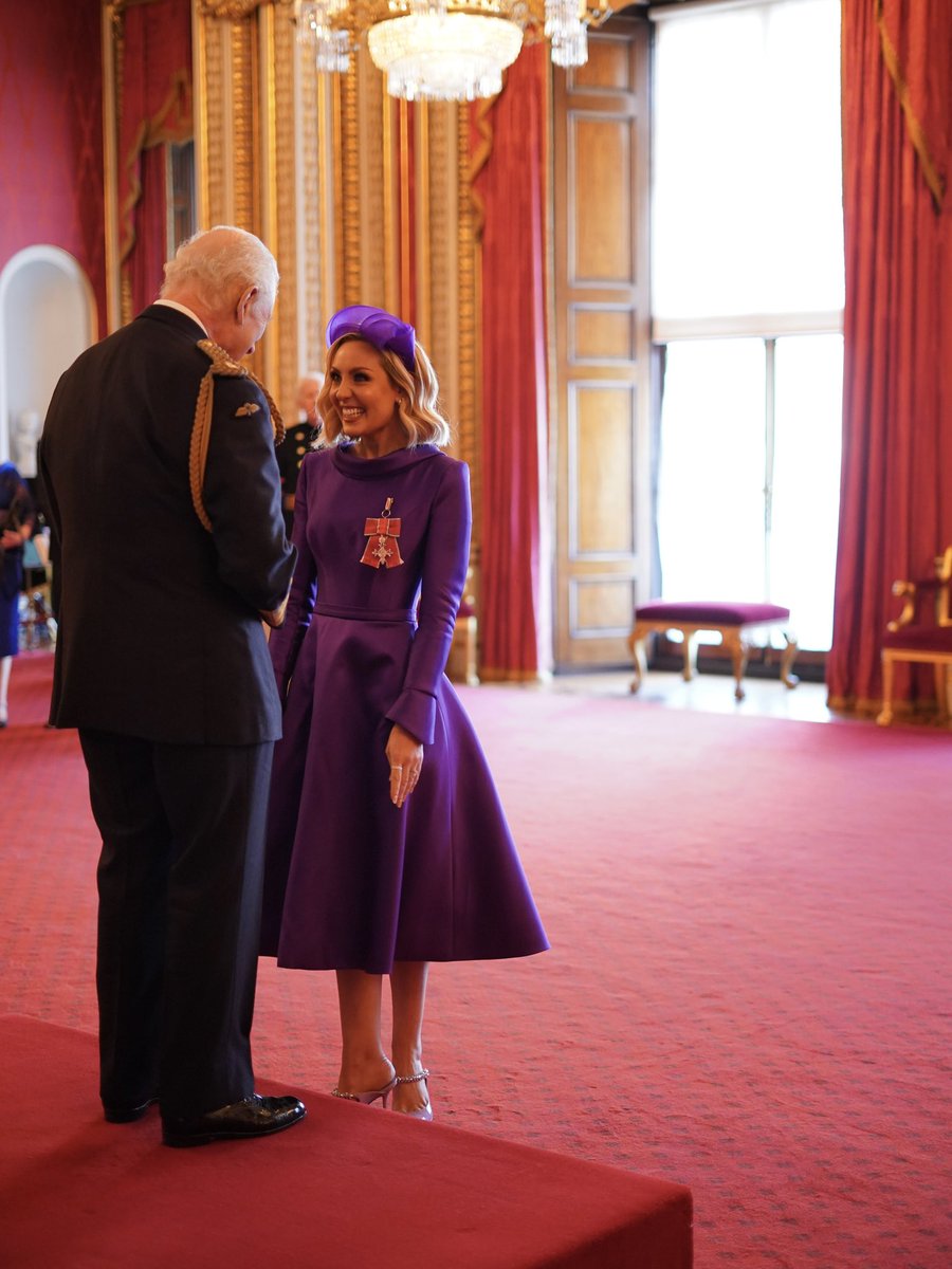 Keeeeeep dancing! 🪩 

💃🎖️Professional dancer and @BBCStrictly star Amy Dowden was one of many deserving people to be presented with an MBE by The King today. 

A huge congratulations to all those who received their honours at Buckingham Palace! 👏