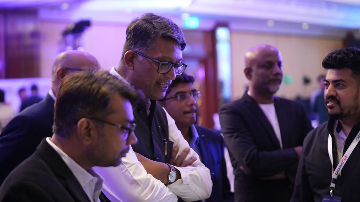 CatapultMLL's tweet photo. Energy and enthusiasm at the #Catapult4 Premiere Day Expo was unmatched! The zeal &amp; passion of our cohorts were on full display as they presented their
groundbreaking solutions to the world. 

#Startuplnnovation #PremiereDay #CreatorsOfTomorrow #FutureOfLogistics @Mahindralog_MLL https://t.co/1Bv41zzJAh
