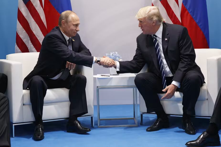 AshCrypto's tweet photo. BREAKING: 

🇺🇸 U.S. TRUMP SAID THAT RUSSIA 
HAS AGREED TO END THE UKRAINE 
- RUSSIA WAR.

WAR ENDING IS BULLISH !! https://t.co/dq0Db8TEne