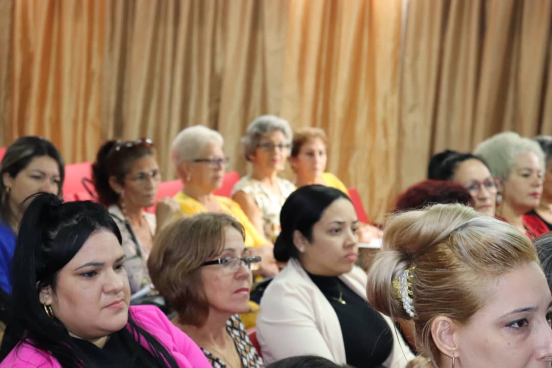 🤝| #Hoy se desarrolla la Reunión de Trabajo Anual de <a href="/DireccionSancti/">Dirección Provincial de Justicia. Sancti Spíritus</a>, en este vital espacio se evaluarán los resultados del año 2024.
🤝| Un joven equipo con grandes proyecciones para el 2025

#FamiliaMinjus🇨🇺