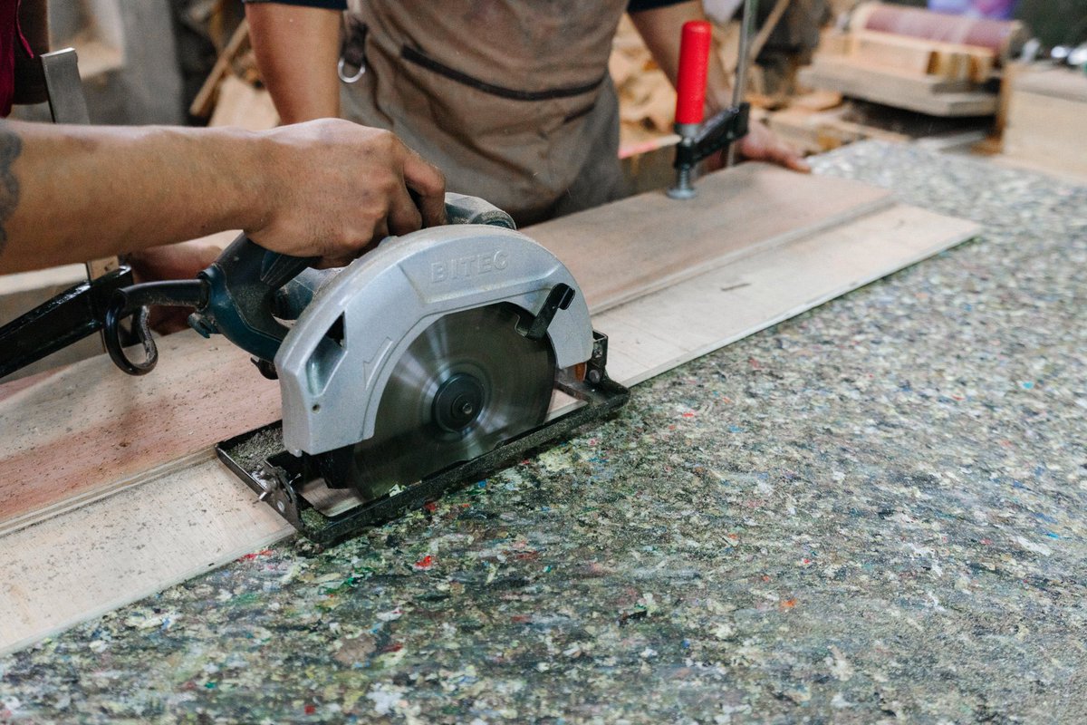 repairprojectid's tweet photo. Hi! We are Repair Project 👋
We transform unrecyclable river plastic into durable materials, RiverRecycle Board. 
♻️ These circular plastic boards, made from repurposed waste, provide sustainable solutions for construction, design, and furniture projects. Nice to meet you! ☺️ https://t.co/Sqyrl0zN5V