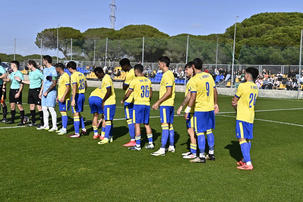 💛💙 Querida afición, ¡El #Mirandilla necesita vuestro apoyo este domingo! 🫵

🚨 Activación de abonos 🚨

✅🪪 Los socios deben activar su abono en 
mirandilla.cadizcf.com

👋 ¡Nos vemos el próximo domingo a partir de las 12:00 horas!

🗓️ J 2️⃣4️⃣
🆚 <a href="/XerezCD_OFICIAL/">Xerez Club Deportivo</a>