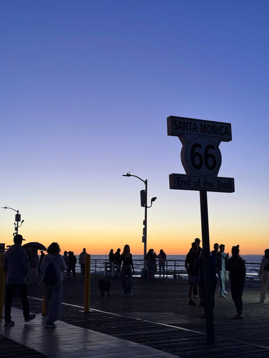 save57qwerty's tweet image. Sunrise: proof that no matter what happened yesterday, today brings a fresh start.  
#PositiveVibes #HelloNewDay