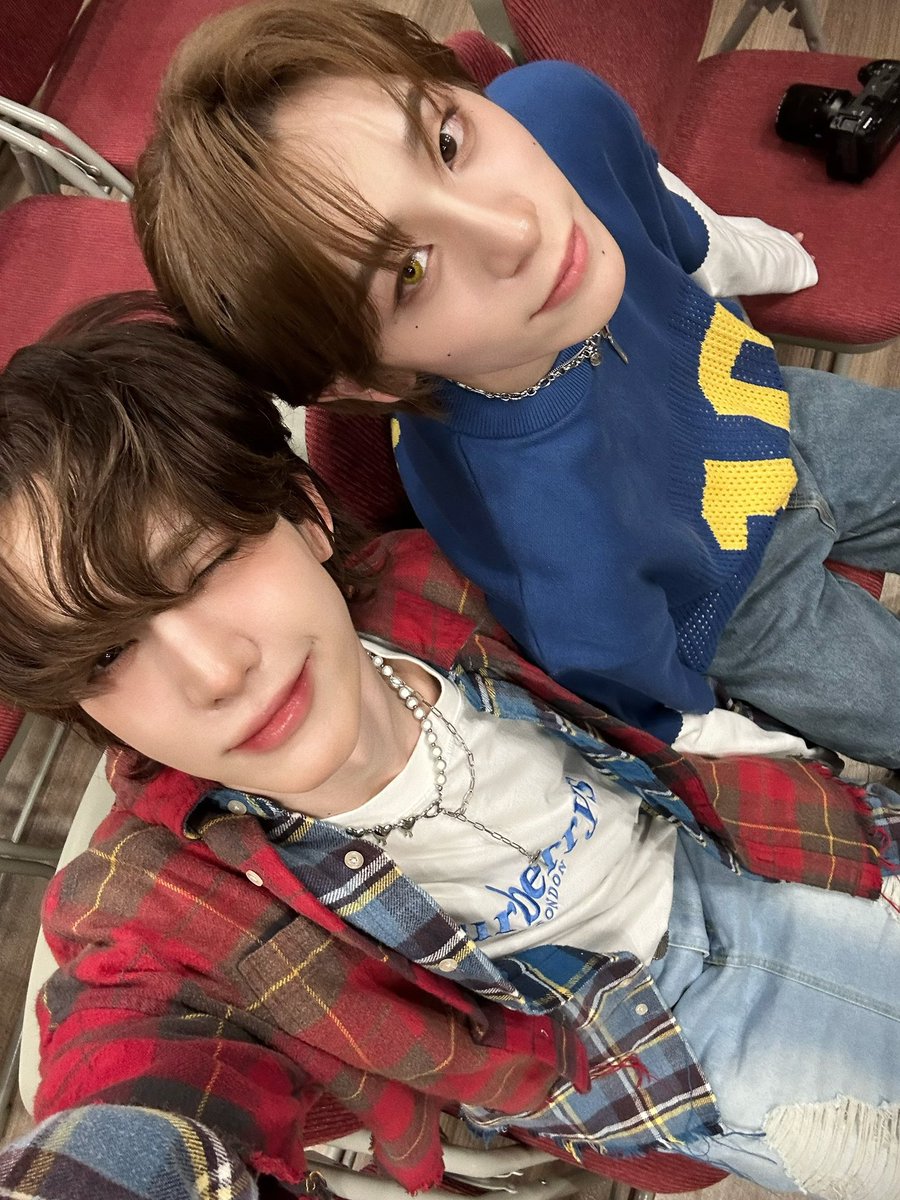 xlovglobal's tweet photo. 250218 — b.stage 💭

"Happy my baby Haru day!💛🦊"

#XLOV #엑스러브 #WUMUTI #HARU https://t.co/xDvz1wxrGp