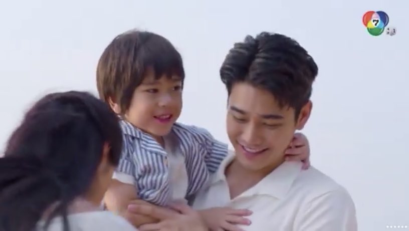 fernnekoo's tweet photo. พ่อแม่ลู�� 🩷🤍  จบบริบูรณ์  >///<
#ไฟน้ำค้างตอนจบ
game of love 
#มุกดานรินทร์รักษ์ https://t.co/iEjjs2AEe7