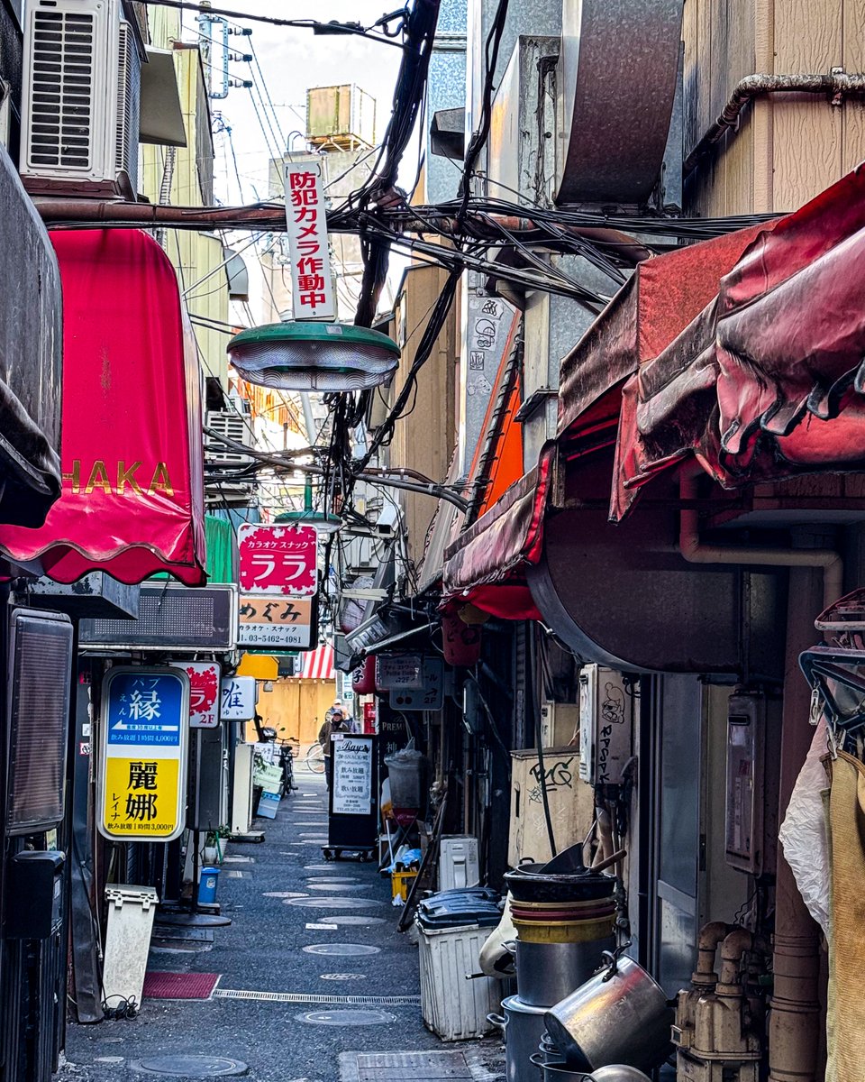 furumachi_alc's tweet image. 東京・大井町の東小路飲食店街。飲み屋が密集してる路地裏が好物です。

※Instagram連動の過去写真

#東小路飲食店街 #飲屋街 #路地裏 #昭和レトロ #街歩き #大井町