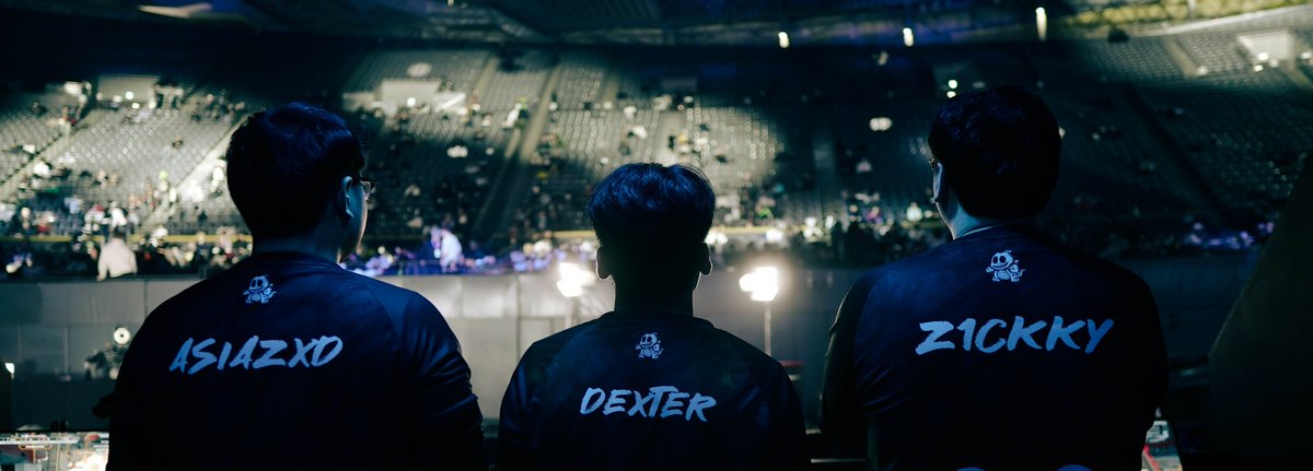 Apex Legends team LFO

Total team winnings:  $200k+
Players: <a href="/dexterstepsis/">DEXTER</a> <a href="/Z1CKKY/">Z1CKKY</a> <a href="/AsiazXd/">ASIAZ XD</a> 
Coach: <a href="/Lalab4ngg/">Lalab4ng</a> 

DM opens / Discord: crispysis