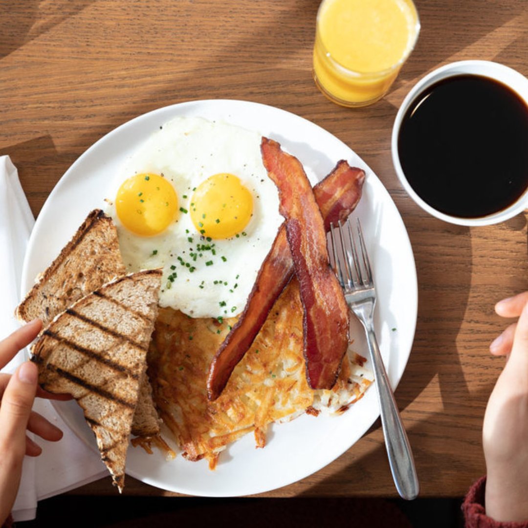 QuincyStKitchen's tweet photo. Alright, breakfast-lovers. Which team are you on: team sweet or team savory? 🍳🧇 

Ready to dig in? Book a session with QSK at the link in the bio! ☀️ 

#BreakfastGoals #FoodieFavorites #MorningMagic #FoodPhotographer https://t.co/GFcNtglLbk