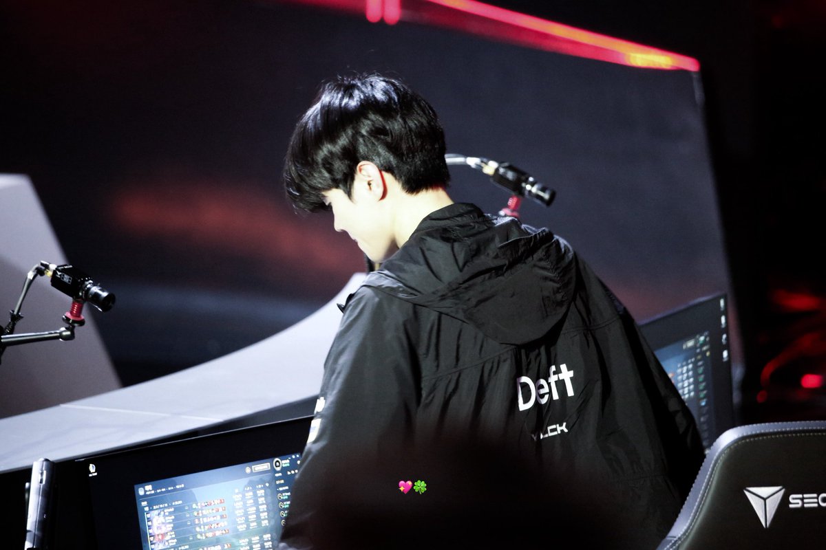 혁규야 12주년 축하해!!!!
#데프트의_새로운_봄을_기다리며
#Once_you_play_God_again
#Deft_12th_Debut_Anniversary