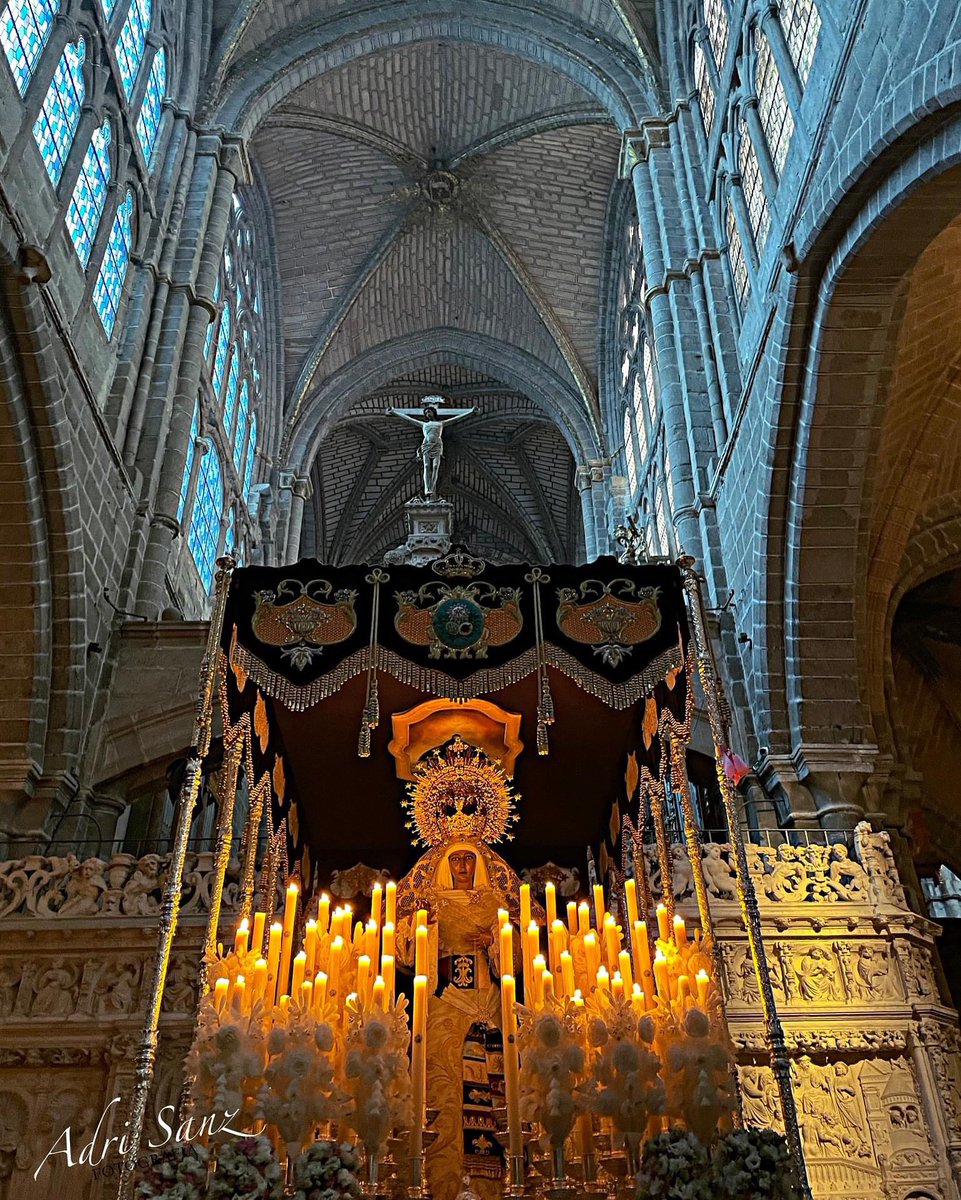 RESTANDO MARTES | 

𝓠𝓾𝓲é𝓷 𝓹𝓾𝓭𝓲𝓮𝓻𝓪, 𝓜𝓪𝓻í𝓪, 𝓼𝓮𝓻 𝓵𝓪 𝓪𝓾𝓻𝓸𝓻𝓪 
𝓺𝓾𝓮, 𝓽í𝓶𝓲𝓭𝓪, 𝓼𝓮 𝓪𝓼𝓸𝓶𝓪 𝓪 𝓽𝓾 𝓶𝓲𝓻𝓪𝓭𝓪 
𝔂 𝓿𝓲𝓼𝓽𝓲𝓮𝓷𝓭𝓸 𝓬𝓸𝓷 𝓼𝓾 𝓵𝓾𝔃 𝓵𝓪𝓼 𝓼𝓸𝓶𝓫𝓻𝓪𝓼
𝓼𝓮 𝓱𝓪𝓬𝓮, 𝓹𝓪𝓻𝓪 𝓣𝓲, 𝓶𝓪ñ𝓪𝓷𝓪 𝓬𝓵𝓪𝓻𝓪!