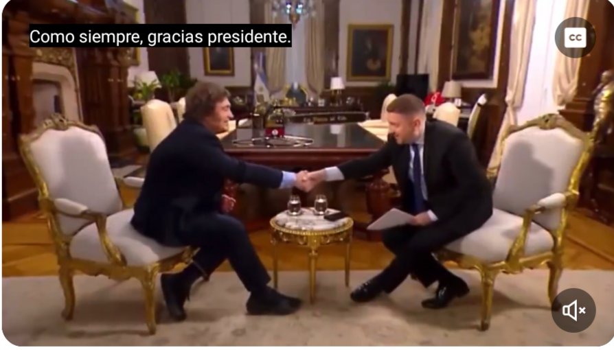 #ÚltimaHora
<a href="/JMilei/">Javier Milei</a> es una farsa,
pero antes, el periodismo ya era una farsa.

Y cualquier BOBO puede llegar a ser Presidente con el apoyo de 📺 📻 sí el pueblo no está informado.
