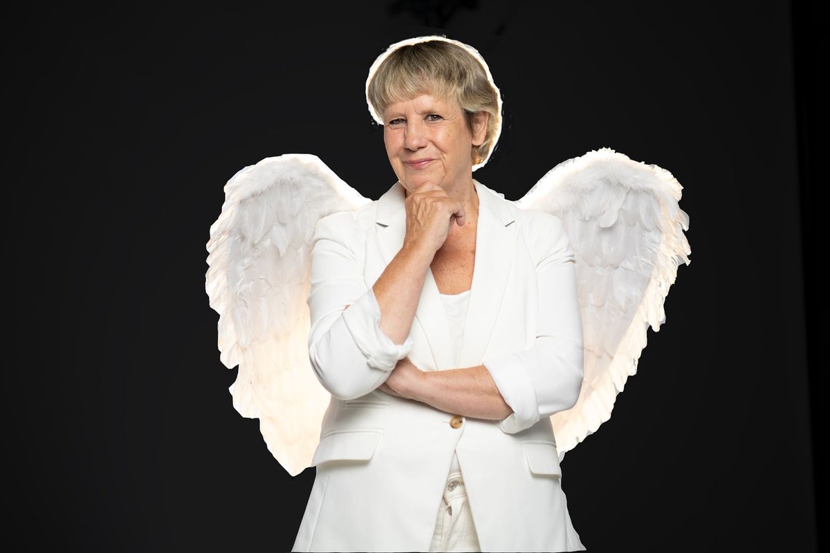 I'm delighted to announce another tour date for my brand new stage show 'Why God Created Lesbians'. I'll be at Two Brewers, Clapham, London on Fri 16th June. Here's the booking link - hope to see you then and there! outsavvy.com/event/25417/wh…