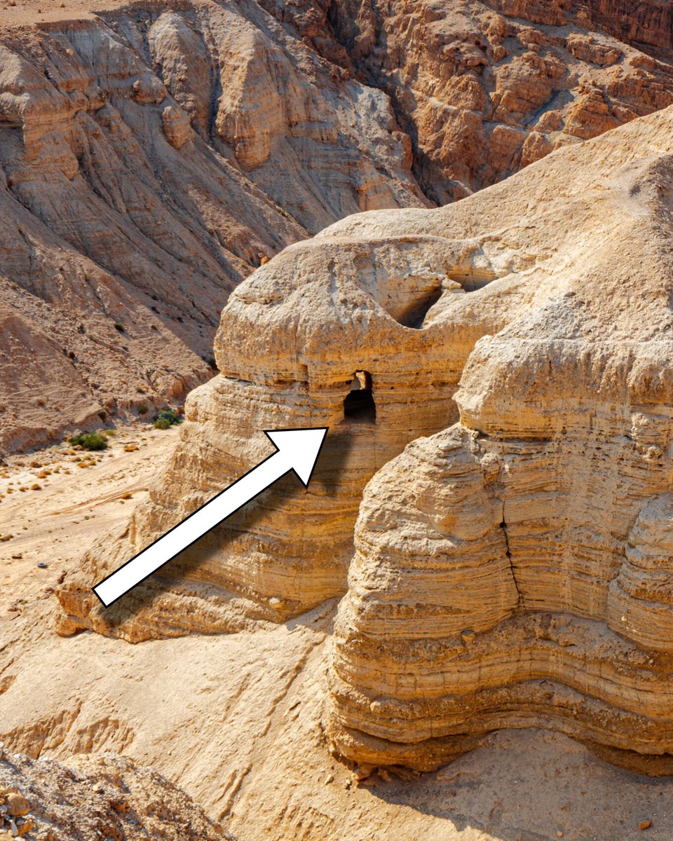 Un gran número de recientes hallazgos arqueológicos confirman relatos bíblicos de manera asombrosa.  

Aquí te presento un hilo con descubrimientos que cambiaron nuestra comprensión de la historia.  

Empezamos con un hallazgo impresionante en esta diminuta cueva:🧵