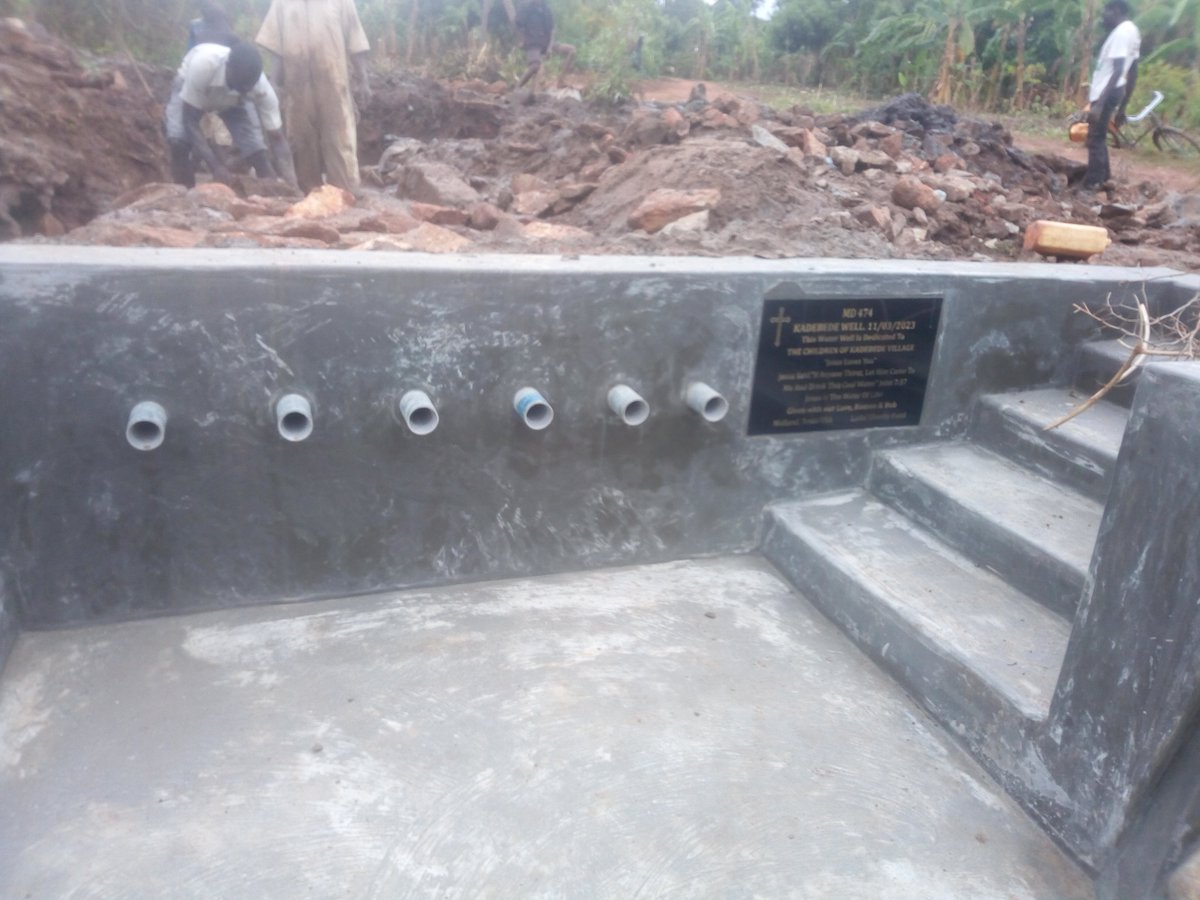 KiapiKFreddie76's tweet image. Very true in 2023 our family #Kiapi lobbied some friends in US-Texas #Lodoi Charity Fund &amp;amp; we built 1 in Mbale City-#Kedebede Village, It serves close to 100k households including schools. Community mobilization by @ObuntuFarm @FrancisMaberi @min_waterUg @BugisuNGOForum