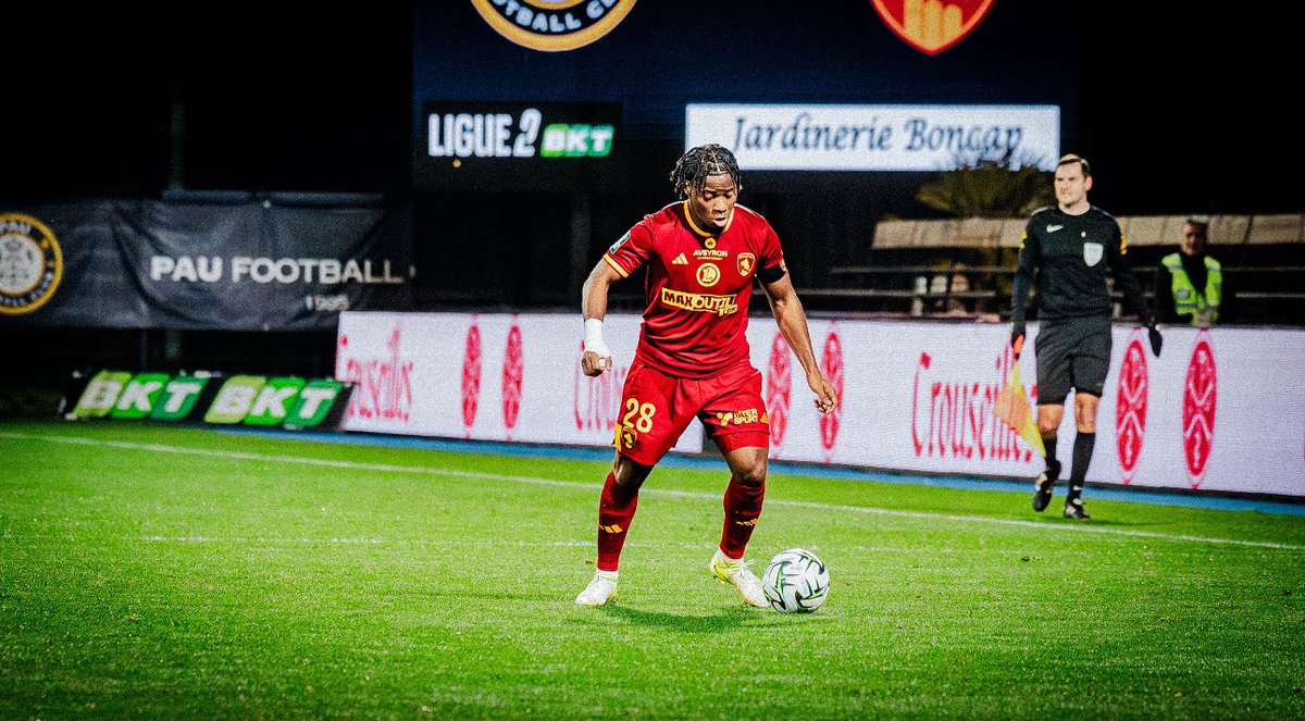 helpizz's tweet image. Le capitaine Hakim Abdallah et Rodez en démonstration ! 🔥⚽️
Victoire 5-0 ce week-end et une passe décisive à la clé pour l'attaquant ruthénois.
Une performance solide qui confirme sa belle forme du moment ! 💪🔴🟡
#HakimAbdallah #Rodez #Ligue2
#Football