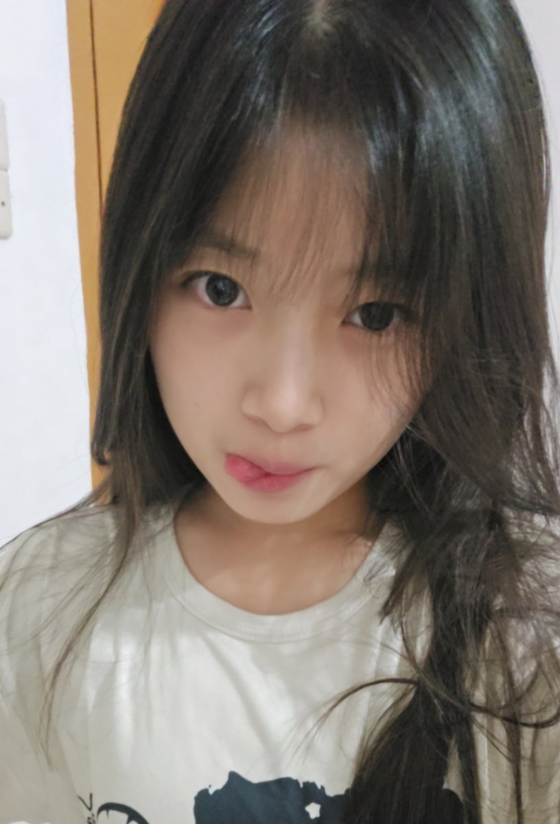 RFritzy_JKT48's tweet photo. pap sebelum bobooo https://t.co/UUiMcLwwyQ