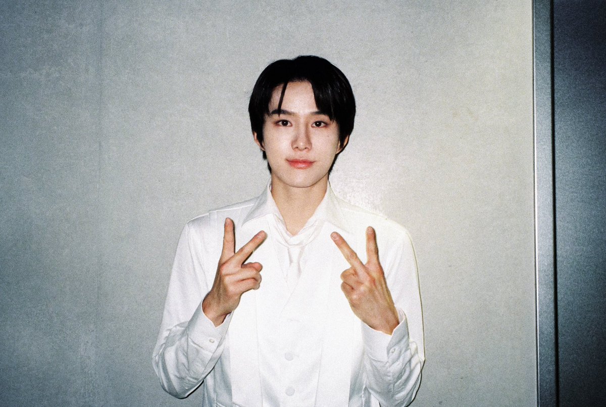 #Jungwoo27thCandyParty
#정우의_스물일곱도_같이걸을래

우리 정우 생일 축하해 오늘 하루 행복한 날이 되길