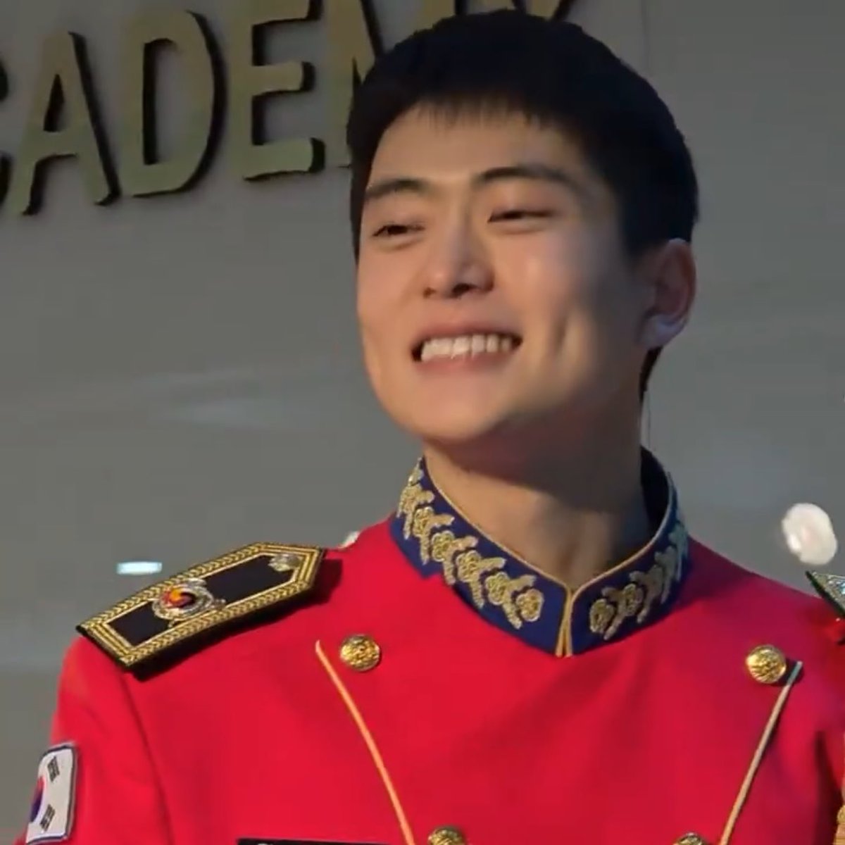 jeonpeem's tweet image. ยิ้มจากกรุงโซลถึงกรุงเทพอะคิดดูดิ (｡◠‿◠｡)