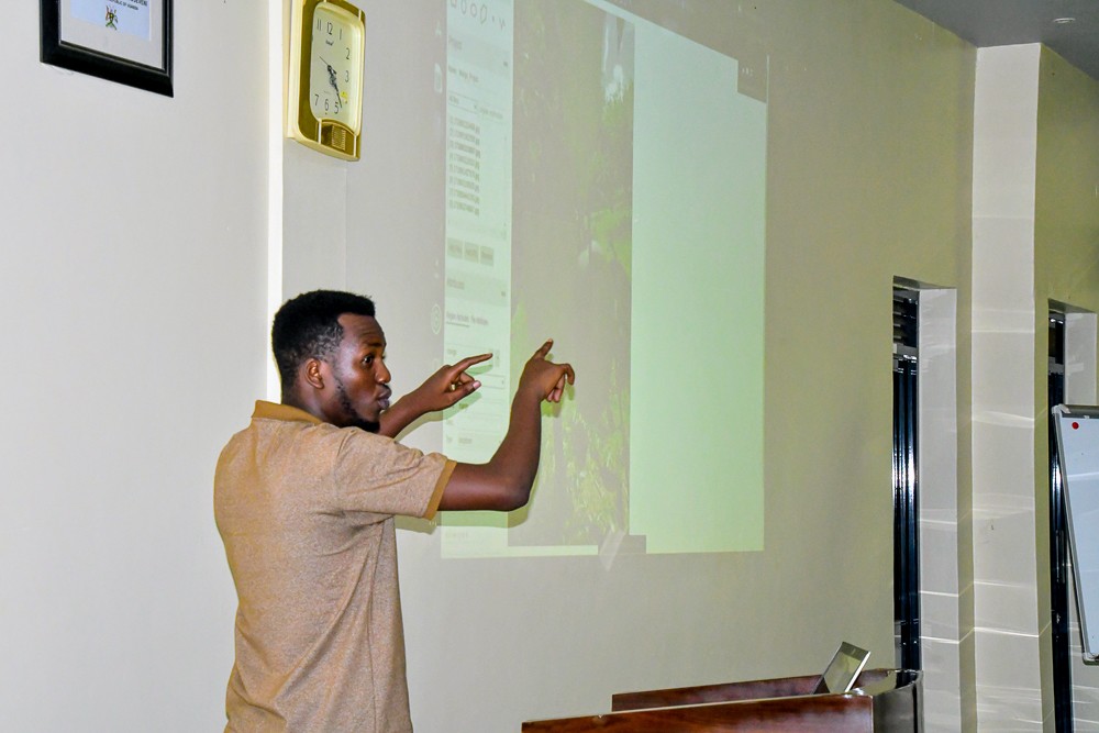 NARO_NaCRRI's tweet image. Our Rootcrops team, in collaboration with @Cipotato & @IITA_CGIAR, participated in an AI-driven data annotation workshop led by the
@Makerere AI team at NaCRRI.
This training is designed to enhance #phenotyping accuracy, improve #imagescoring, & streamline #datacollection.