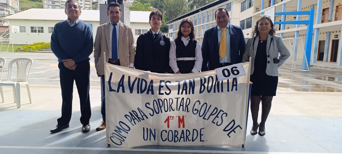 colbeatrizcueva's tweet photo. Con la participación de diferentes autoridades educativas se  desarrolló la Feria de Prevención “Viviendo con propósito”, concientizando a toda la comunidad educativa.

#SomosBeatriz #Educacion #Loja https://t.co/ESjvMZ2LQB