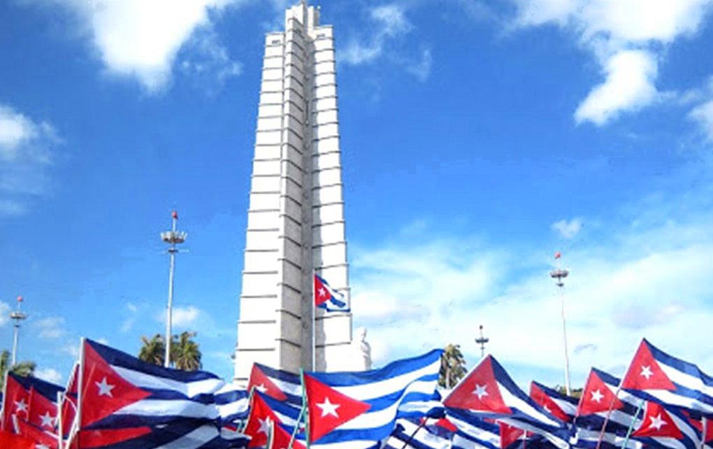 El Partido lo resume todo. En él se sintetizan los sueños de todos los revolucionarios a lo largo de nuestra historia; en él se concretan las ideas, los principios y la fuerza de la Revolución

Fidel