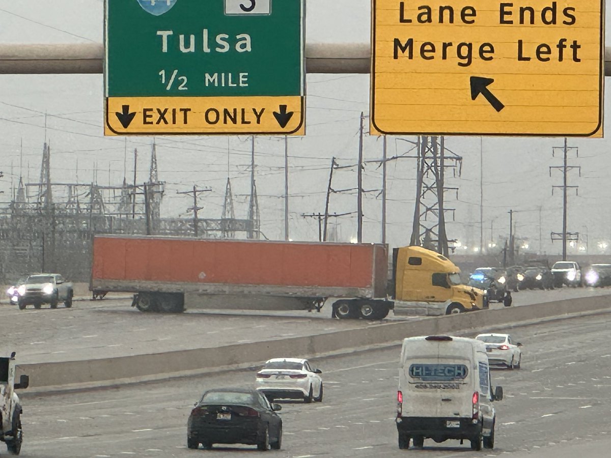 KOCOMichael's tweet image. 9:15 am - Semi sideways on I-40 EB near May Ave in OKC blocking most of the interstate. One lane is open on the shoulder. It’s so dangerous out here. Please, please be careful if you have to drive. #okwx #koco5