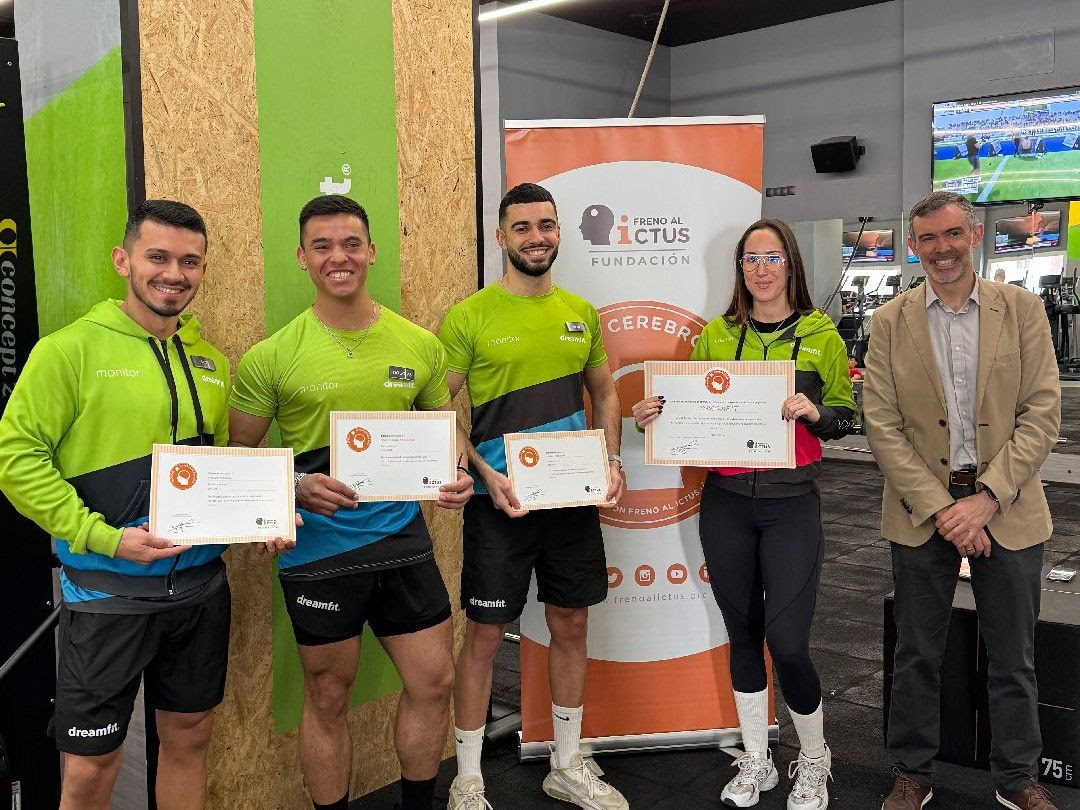 🧠 <a href="/DreamFit_es/">Dreamfit | Gimnasios</a>  sigue apostando por la prevención del ictus. Más de 400 empleados han sido formados para reconocer los síntomas y activar el Código Ictus.

🔹 Actuar rápido salva vidas ¡Gracias por vuestro compromiso!
frenoalictus.org/noticias/mas-d…
#CódigoIctus #EspacioCerebroprotegido