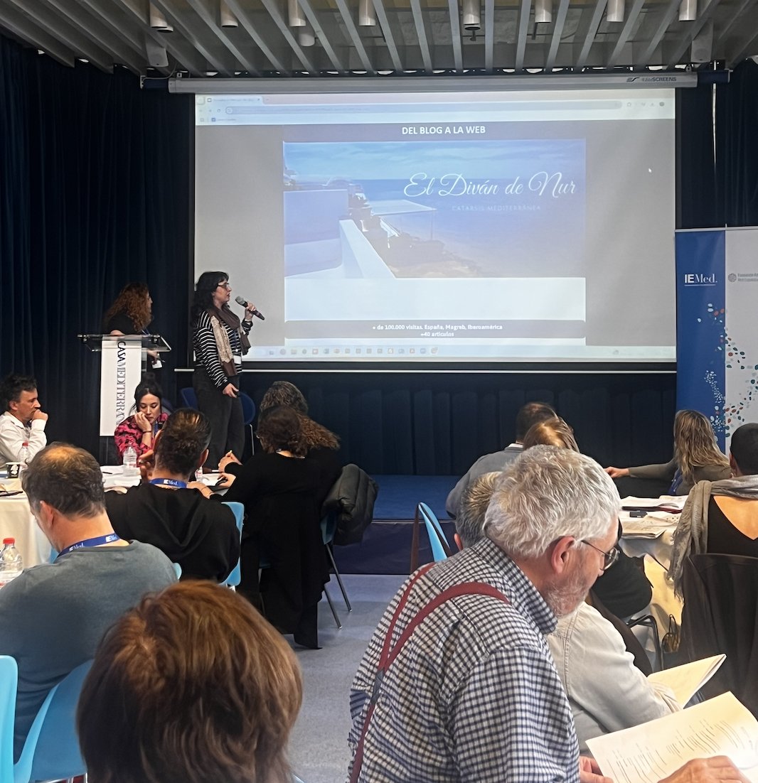 Arrancamos la tarde en la #ReuniónAnual de la ReFAL con el Mercado de Ideas y Proyectos.

🎭🎶🤝 En solo 3 minutos, las entidades presentan iniciativas en cultura, educación, comunicación y solidaridad. Un espacio para conectar y crear sinergias.
#SomosElCambio