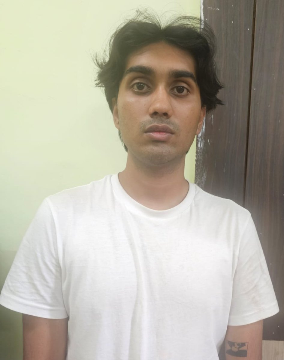 Smash_Gynocracy's tweet photo. I hope this boy gets bail within a few days, just like Nikita Singhania.
However, I doubt that will be the case here, as our misandric,🤡feminist society likes to punish men ten times harsher for similar or lesser offenses.
#Bail #Advik
#Misandry #KIITUniversity https://t.co/QWiYVLqrQN