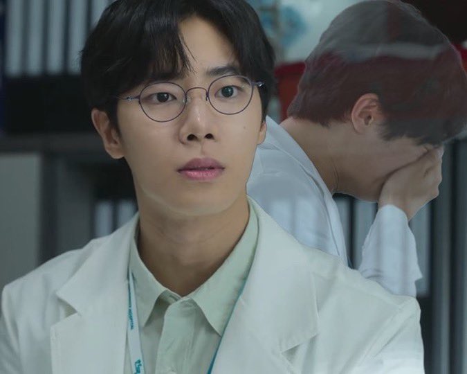 do_rii_'s tweet photo. 아무래도
내가 너보다 더 빠르고
민첩하고 세지 않을까
너 천장미 간호사보다
느리잖아

                                   백강혁교수님
                                  진짜너무하세요
                                들어가보겠습니다
                                 (ㅠㅜㅜㅜㅜㅜㅜ) https://t.co/JG0LY48xEv