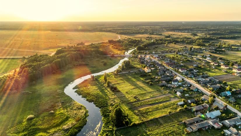 The Biodiversity Net Gain law in England requires developers to replace lost habitats in full and add 10 percent to improve nature post-development. GIS is being tapped to illustrate where natural lands are now and where they can be enhanced. ow.ly/pRKj50V22ZN