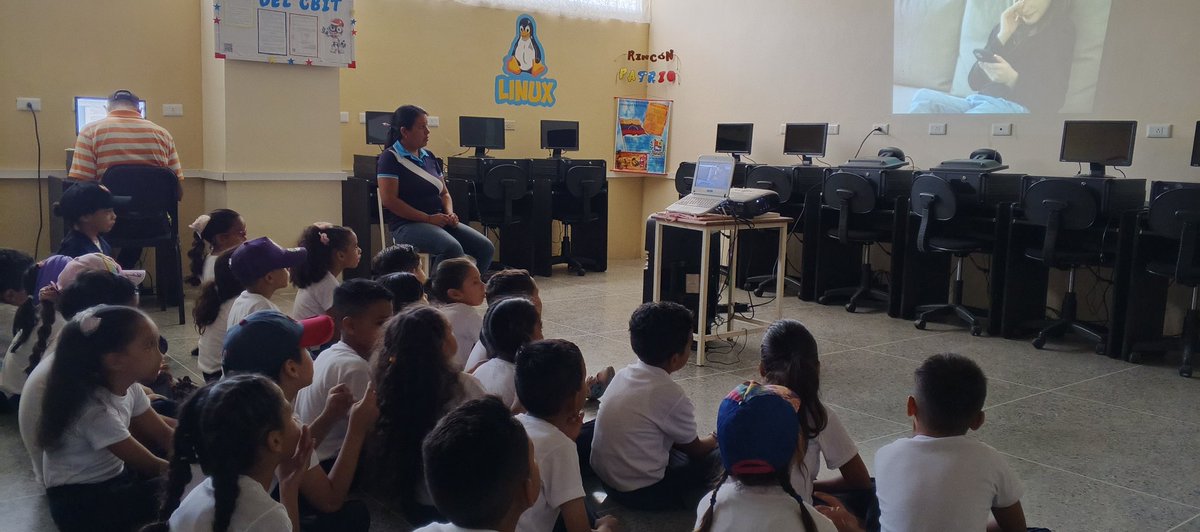 #18Feb | El Bullying 🖐🏻🚫 Concientizar a nuestros niños y niñas sobre el acoso escolar, así como evitar situaciones de burla, faltas de respeto o acoso. Dirigido a 2do grado "A" en el <a href="/CbitSofiadeH/">CbitSofiadeHurtado Soy @FundabitAragua</a>

#SomosFundabit #FundabitAragua #CBIT #tecnologíaseducativas