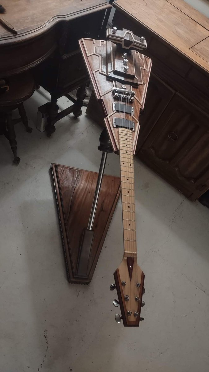 Ky1eKatarn's tweet photo. Where is your rebel bass now?? https://t.co/XiVj2ETNu4