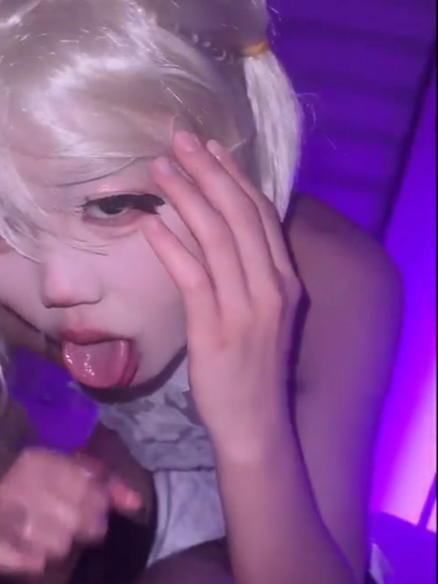 为什么coser都这么容易发情啊？
带个假发就开始翻白眼求骂了
婊子脸p得亲妈都不认识
流水臭逼倒是原图直出
相机一怼就流水
拍完照就猛吃鸡吧
#女德 #男尊女卑 #coser #意淫 #婊子脸
#油脸 #射屏 #犯贱 #角色扮演 #母驴 #女绿 #自毁 #发情 #自慰 #文爱 #羞辱 #母蛆 #女权