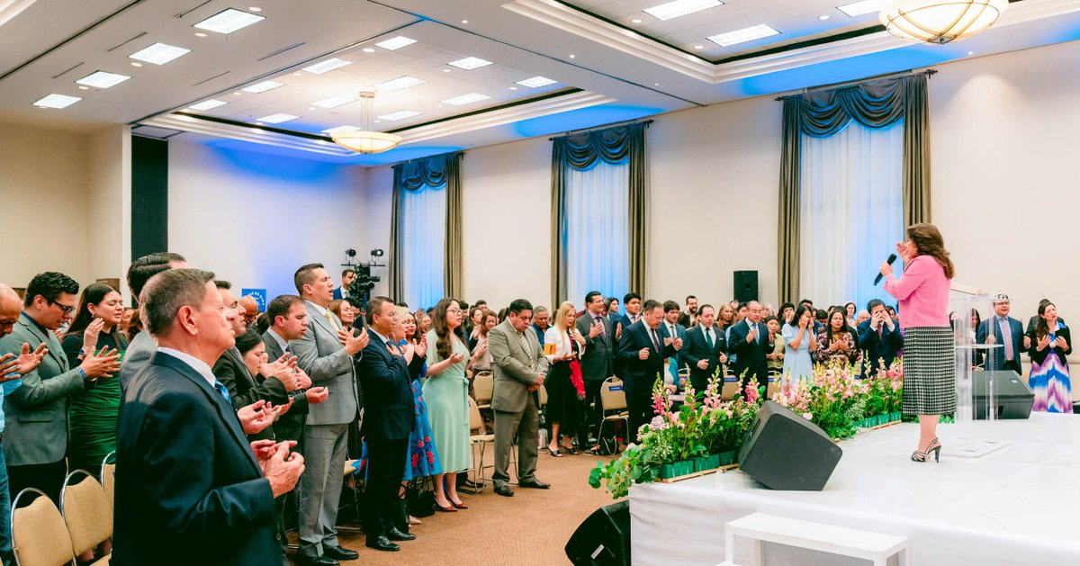 MLPiraquive's tweet photo. 🇲🇽 Fotos: Visita de la Hermana María Luisa Piraquive a la Iglesia en Monterrey, México – 15 de febrero de 2025
https://t.co/D8EgchrJv0

El pasado 15 de febrero de 2025, la Iglesia de Dios Ministerial de Jesucristo Internacional en Monterrey, México, recibió la visita de nuestra Hermana María Luisa Piraquive, Líder Mundial de la Iglesia, quien dirigió un hermoso Estudio Bíblico. Compartimos con ustedes algunas fotografías.