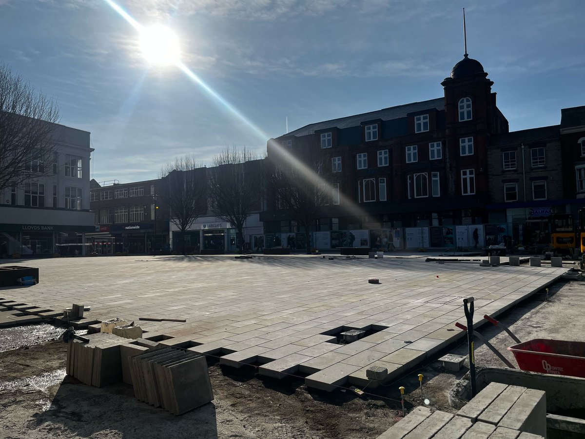 greatyarmouthbc's tweet image. The transformation of the market square is coming along beautifully, and we’re pleased to say that work is on track for completion as scheduled! #GreatYarmouth #PublicRealm #OnTrack #LookingGood