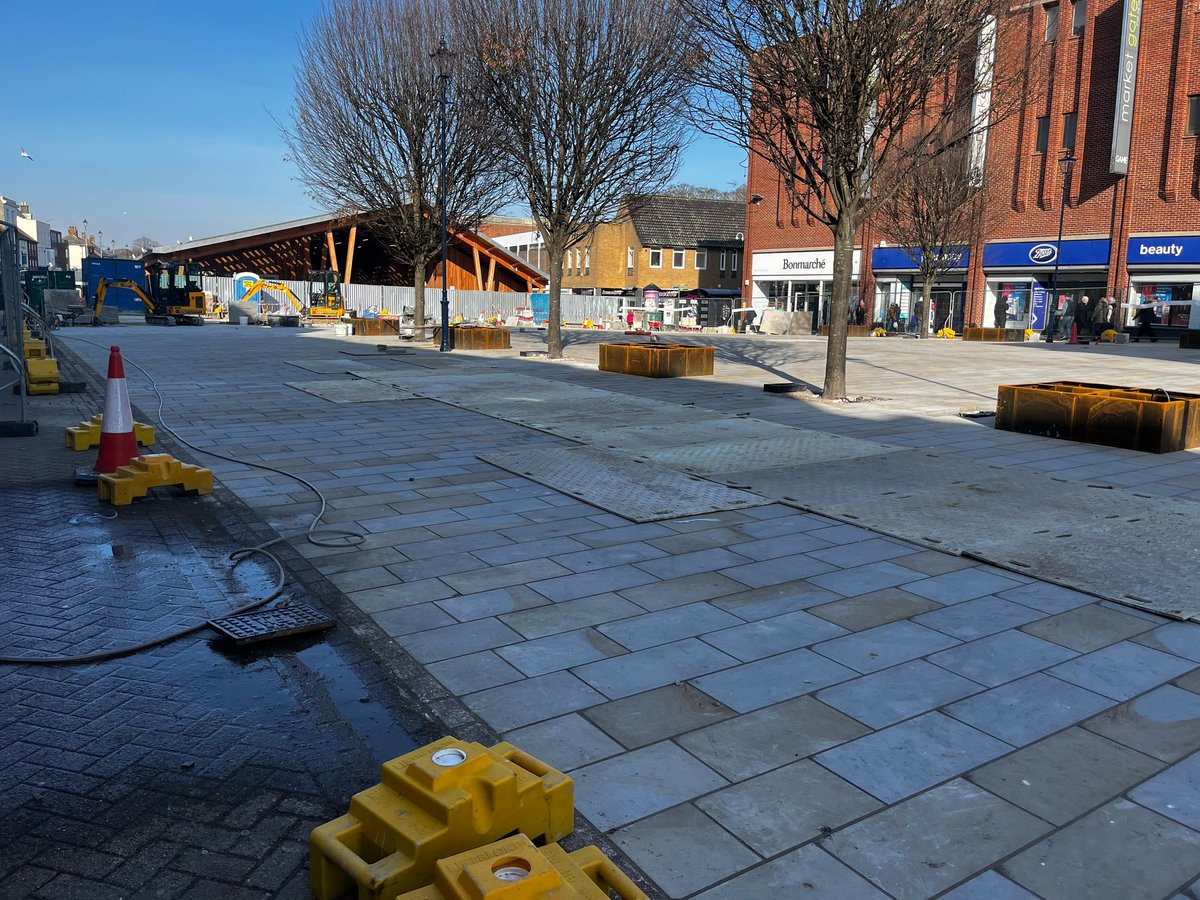 greatyarmouthbc's tweet image. The transformation of the market square is coming along beautifully, and we’re pleased to say that work is on track for completion as scheduled! #GreatYarmouth #PublicRealm #OnTrack #LookingGood