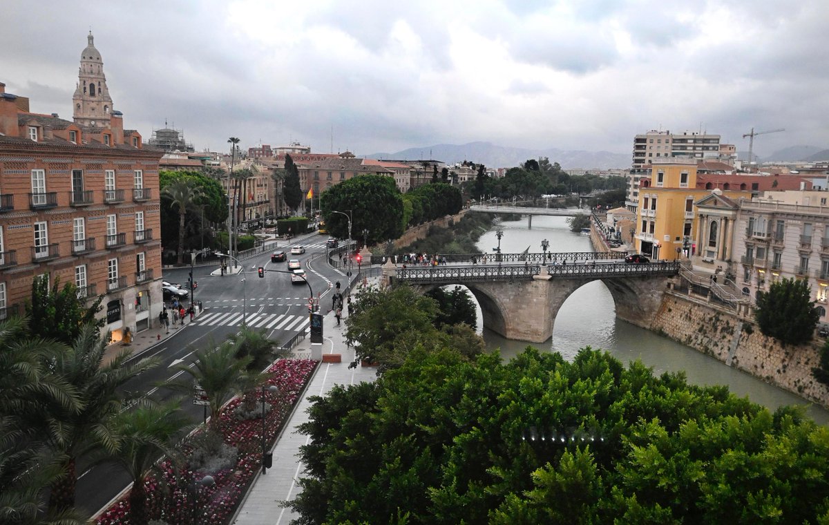 AytoMurcia's tweet photo. 📢 Murcia, referente nacional en sostenibilidad.

El Ayuntamiento ha sido reconocido con el Premio de Buenas Prácticas Locales por el Clima en la categoría de Economía Circular, otorgado por la Federación Española de Municipios y Provincias (FEMP).

https://t.co/AKrKvluNnH https://t.co/f7kAoPGGCb