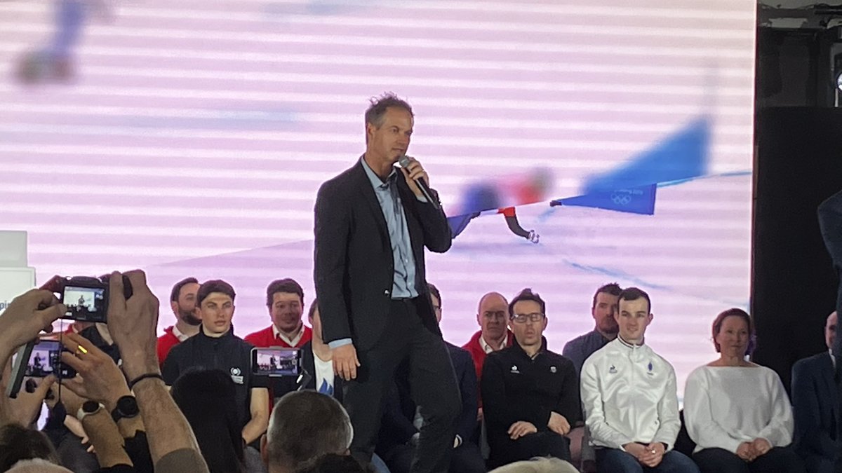 Edgar #Grospiron , le boss des bosses devient le seigneur des anneaux .
Le désormais président du #COJO présente les premiers contours des Jeux #olympiques et paralympiques #2030.
#Lyon <a href="/m6info/">M6 Info</a>