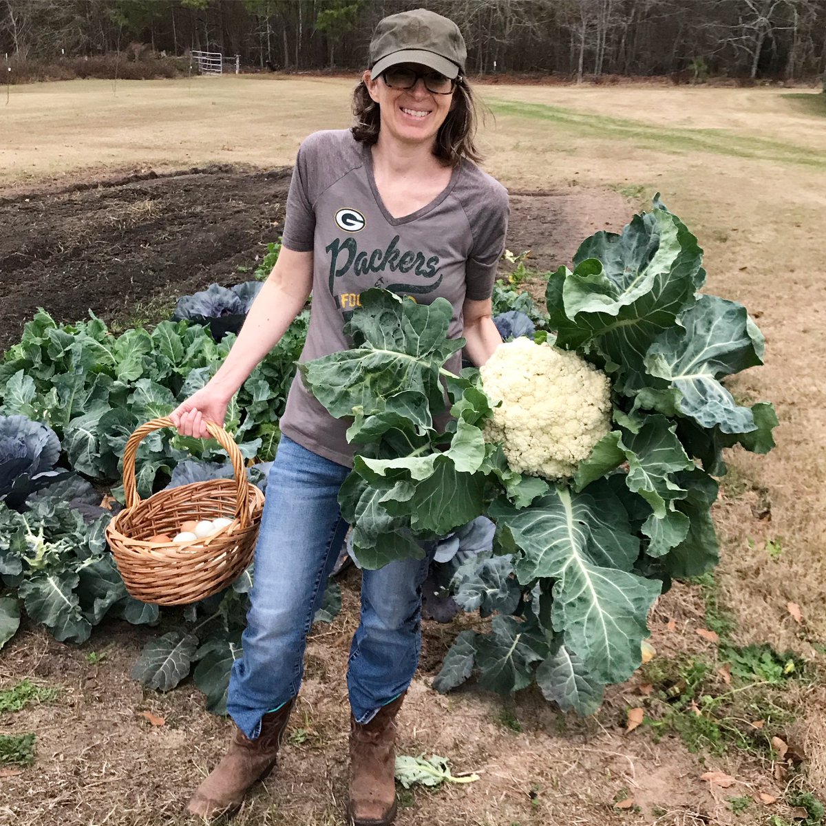 hungryhomestead's tweet photo. Ways to not give into idleness…

Start Homesteading…

Grow your food 
Raise your food 
Cook from scratch 
Make sourdough 
Learn to forage 
Learn about healing herbs 

You will have zero time for idleness &amp; will feel very productive and fulfilled. https://t.co/InbWhFoGRM