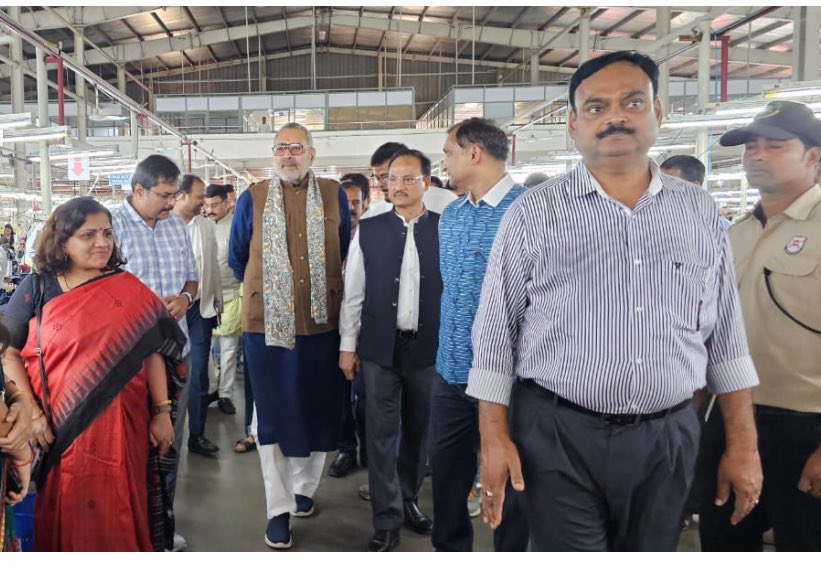 Visit of a garment factory , interaction with employees and supervisors along with Honourable Union Minister of Textiles to discuss textile policy matters ! #Textile ⁦<a href="/SecyChief/">ChiefSecyOdisha</a>⁩ Improve efficiency of production , streamline processes