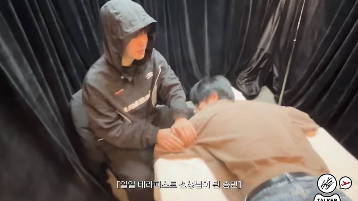 c0ttxrl's tweet photo. 손님 이건 테라피가 아니라 커퀴짓이세요 https://t.co/u9Wx1khZmU