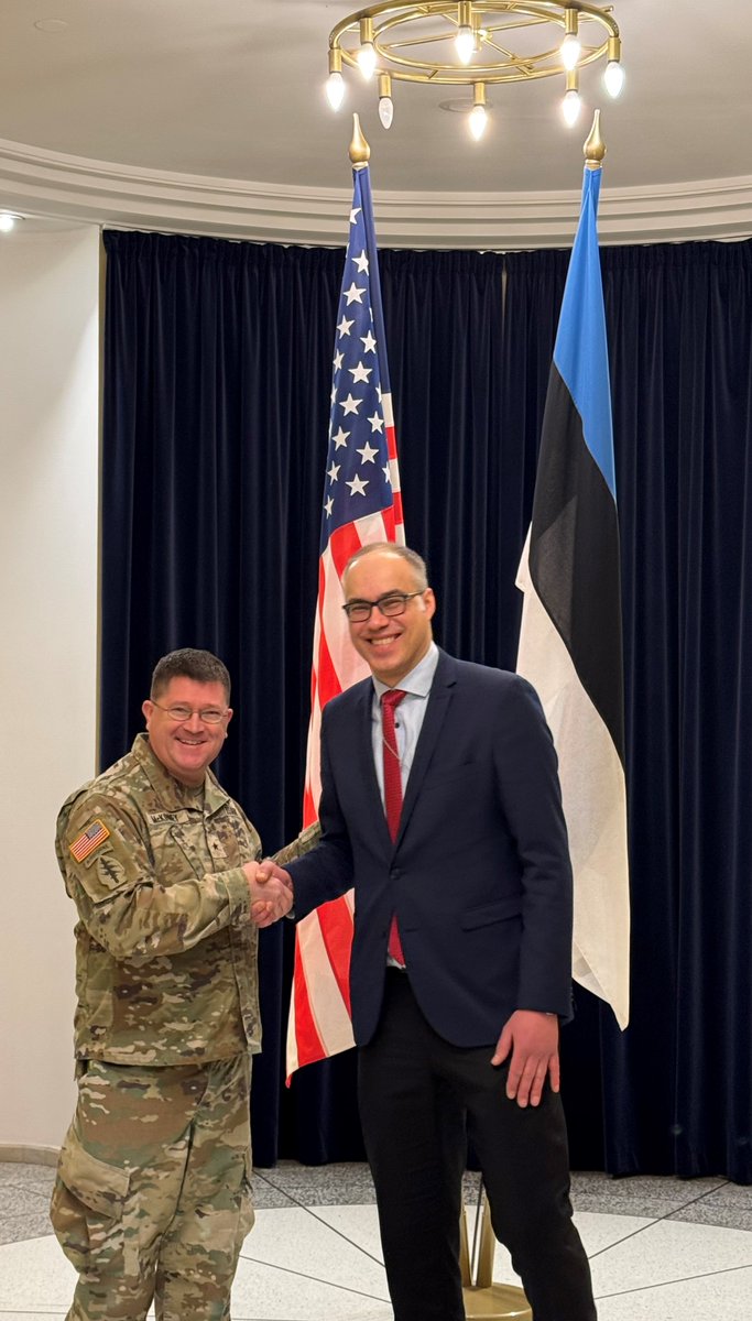 US_EUCOM's tweet image. Brig. Gen. Chris McKinney and a USEUCOM CBRN Defense team visit Estonia to enhance NATO CBRN readiness and deter against potential adversarial WMD threats. #WeAreNato #strongertogether #agileforces