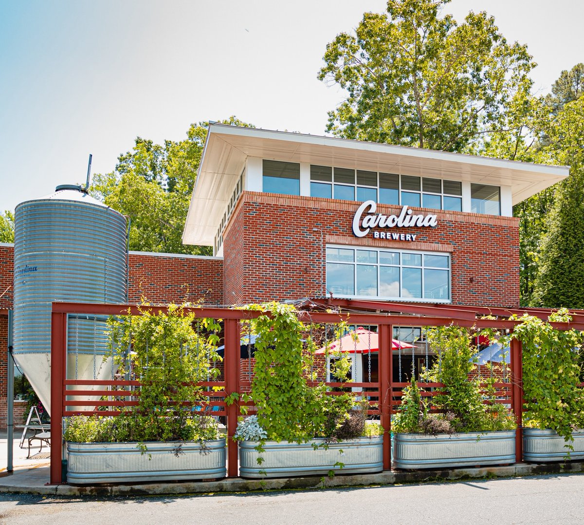 It’s a big month for our client #CarolinaBrewery! 🎉

For 30 years, they’ve been at the heart of the #TriangleNC’s craft beer scene, bringing people together over great food and beer. Join us in wishing them a happy anniversary! 🍺

#tabletopmediagroup #ncbeer