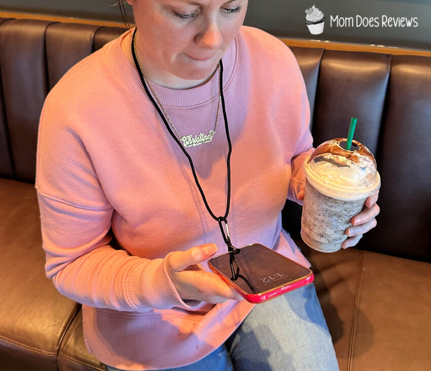 pamelamaynard's tweet photo. Phone Lasso Keeps Your Phone Safe From Drops, Dunks, & Loss #ValentinesGifts2025
#brandpartner #smartphone #Useitdontloseit #wriststrap #Phoneprotection #Lostsmartphone #DroppedPhone #Phonelanyard #phoneholder @PhoneLasso
https://t.co/tePCav63C8 https://t.co/xzj0FerFuV
