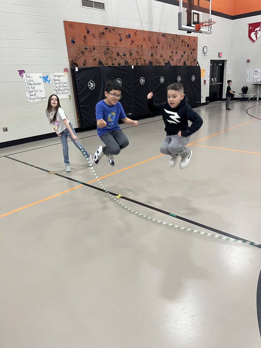AmyKonoff's tweet photo. Otsego our annual Kids Heart Challenge has begun!! Jump rope fun with 3rd to start off our day! #otsegoknights #kidsheartchallenge https://t.co/9uVLBpftx5