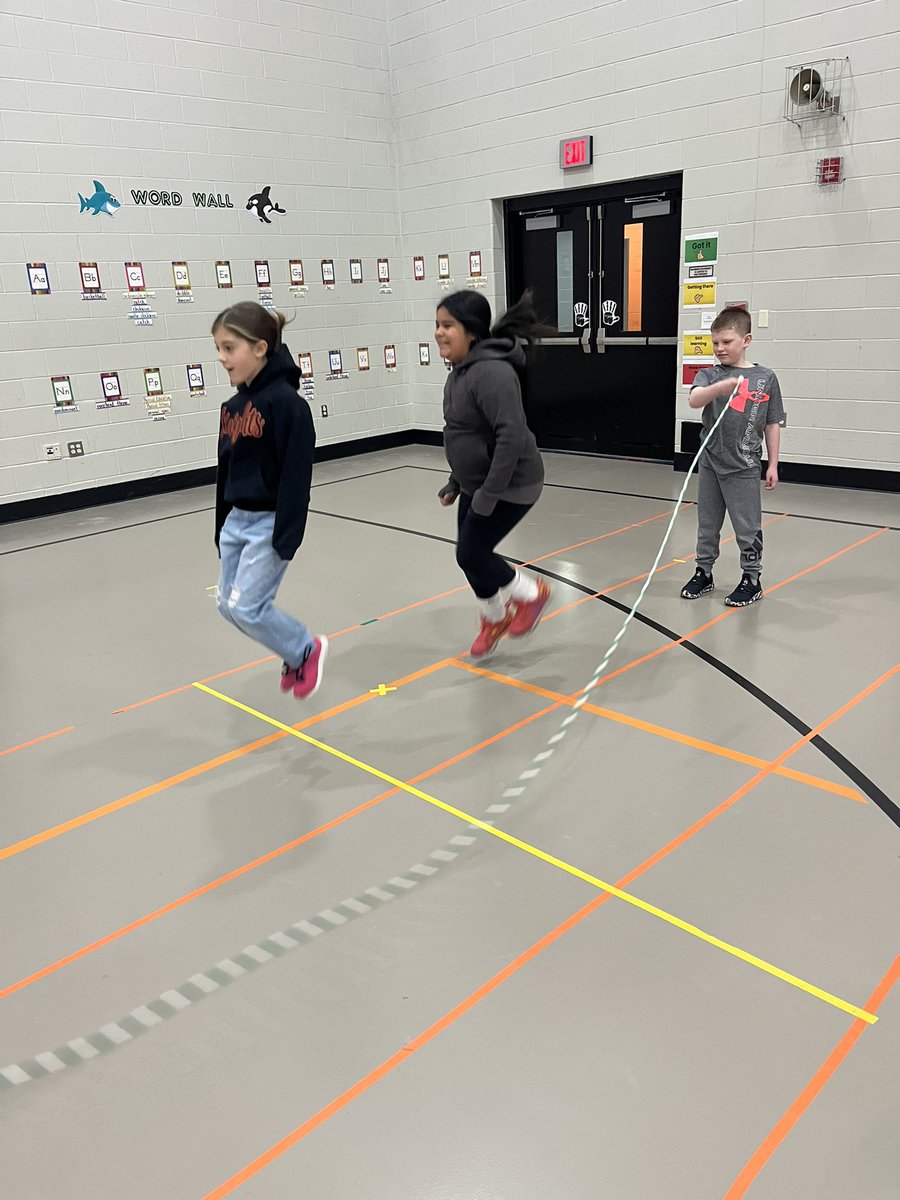 AmyKonoff's tweet photo. Otsego our annual Kids Heart Challenge has begun!! Jump rope fun with 3rd to start off our day! #otsegoknights #kidsheartchallenge https://t.co/9uVLBpftx5